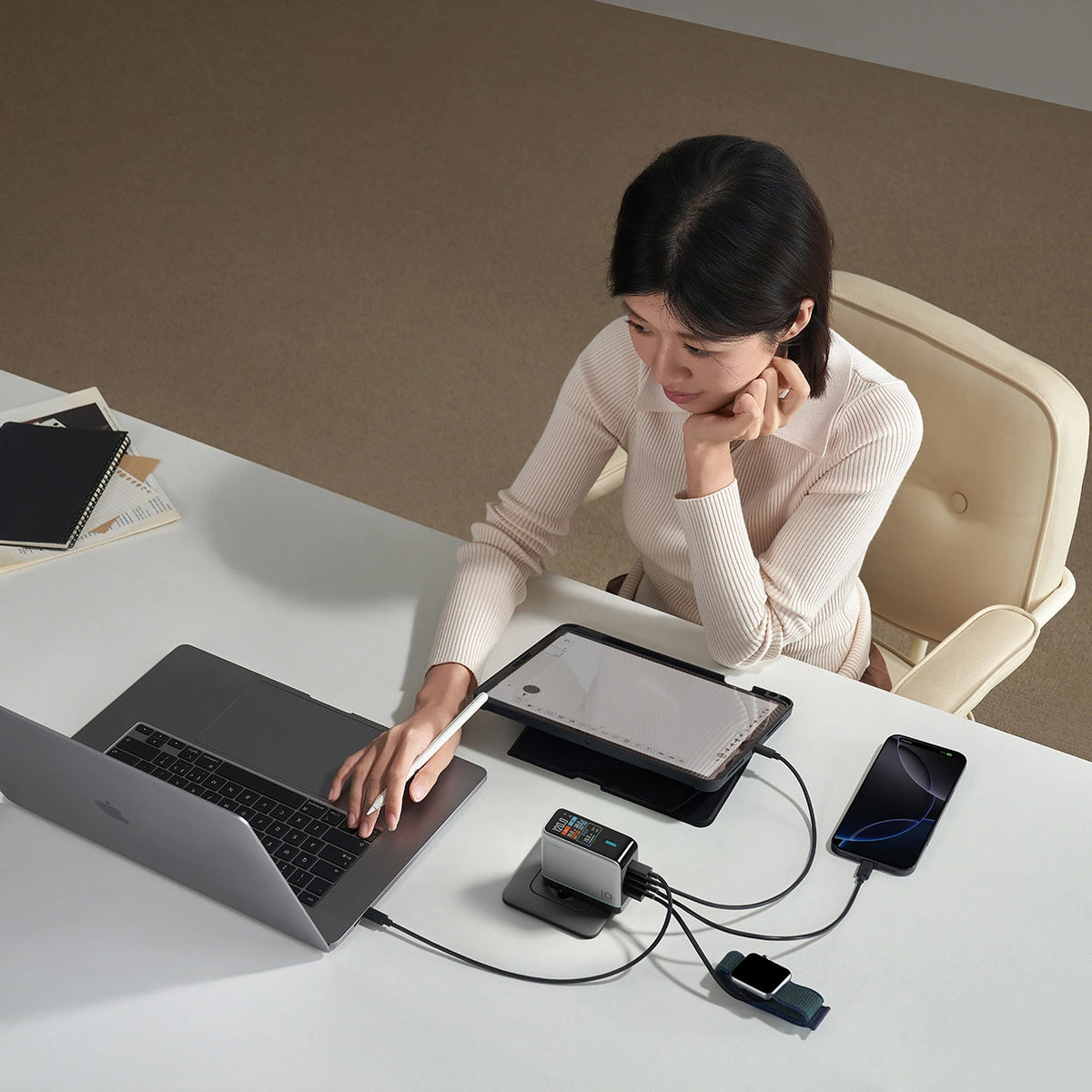 Φορτιστής Δικτύου με Καλώδιο USB-C Cuktech AD1204U Display, 120W, 6A, 1 x USB-A - 2 x USB-C, Ασημί CAD1204UEUGR